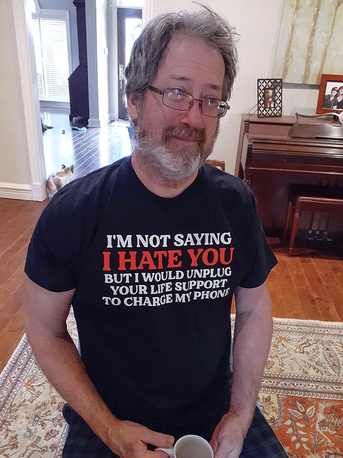 Mon enfant de 12 ans a choisi cette chemise pour son père pour Noël. Il est si fier de la porter