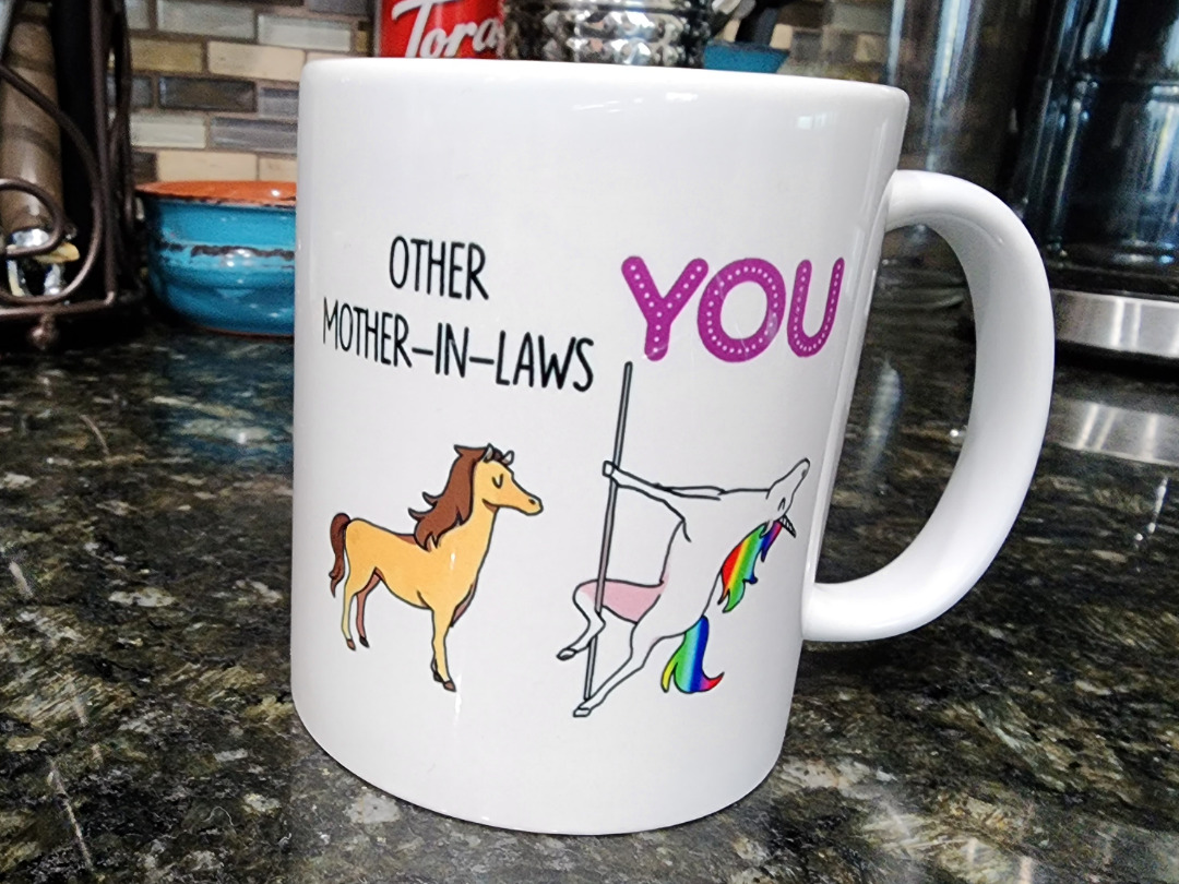 J’ai montré à ma belle-fille un article sur ce mug il y a quelque temps et c’est le cadeau de Noël qu’elle m’a offert aujourd’hui.