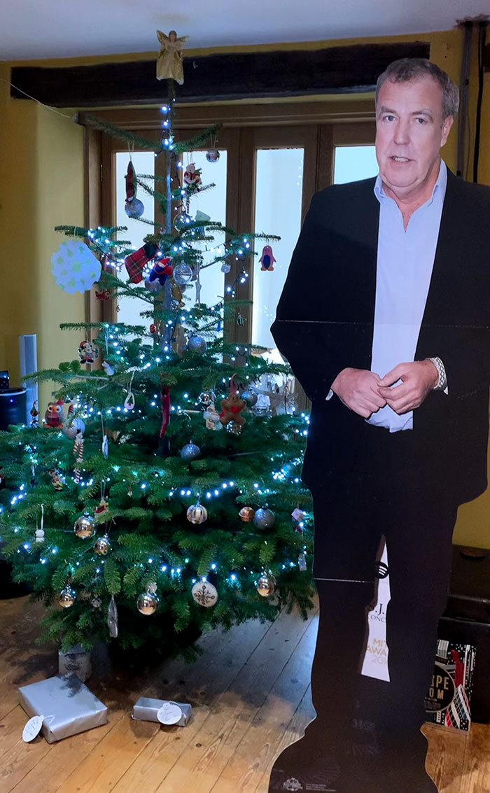 J’ai reçu un découpage en carton grandeur nature de Jeremy Clarkson pour Noël, que dois-je en faire ?