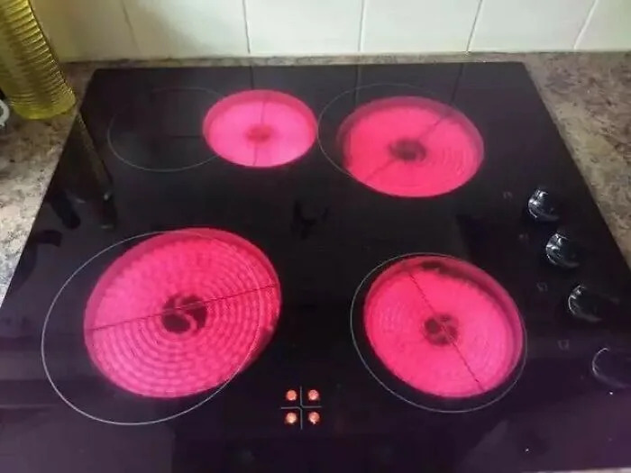 Installé la cuisinière électrique, Boss