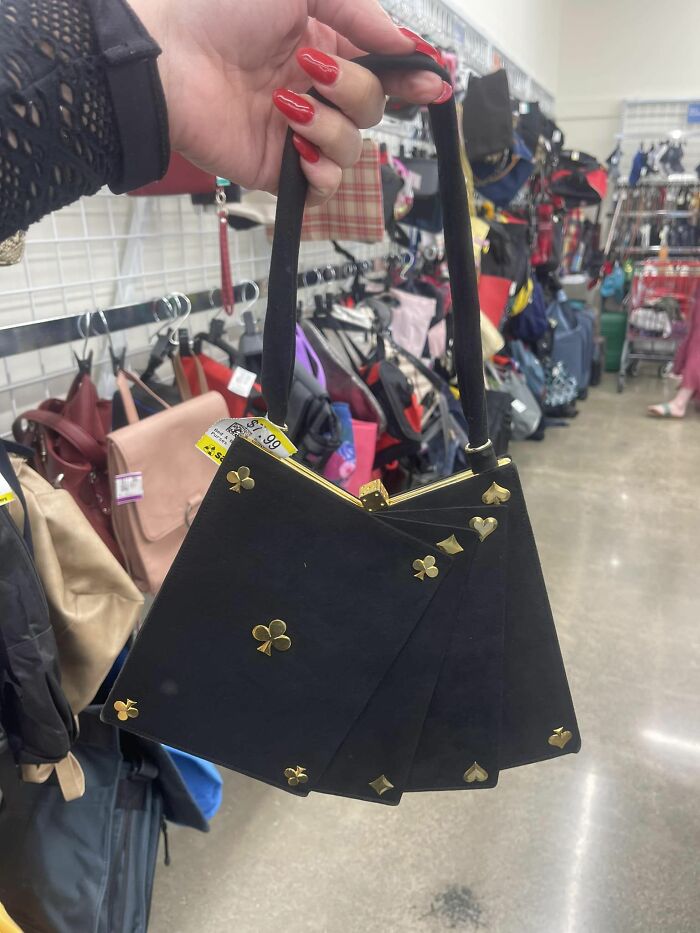 J’ai trouvé ce sac à main incroyable chez Savers pour 8 $.