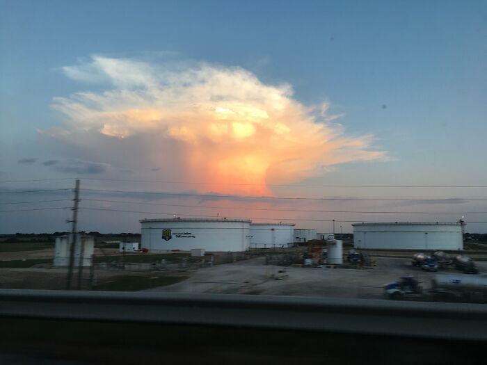 Ce nuage qui ressemble à une bombe atomique