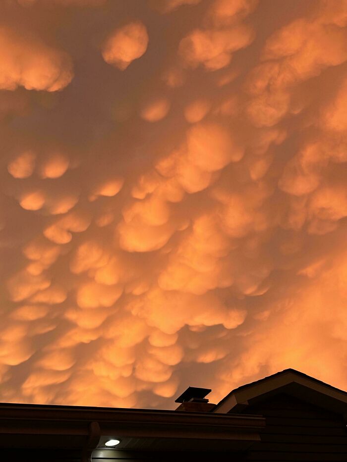 Cela s’est passé il y a une heure, quelqu’un sait-il ce que ces nuages signifient ?