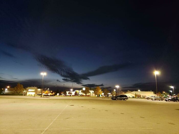 Ce nuage ressemble à un aigle qui s’attaque à un poisson (Muskegon, Mi)