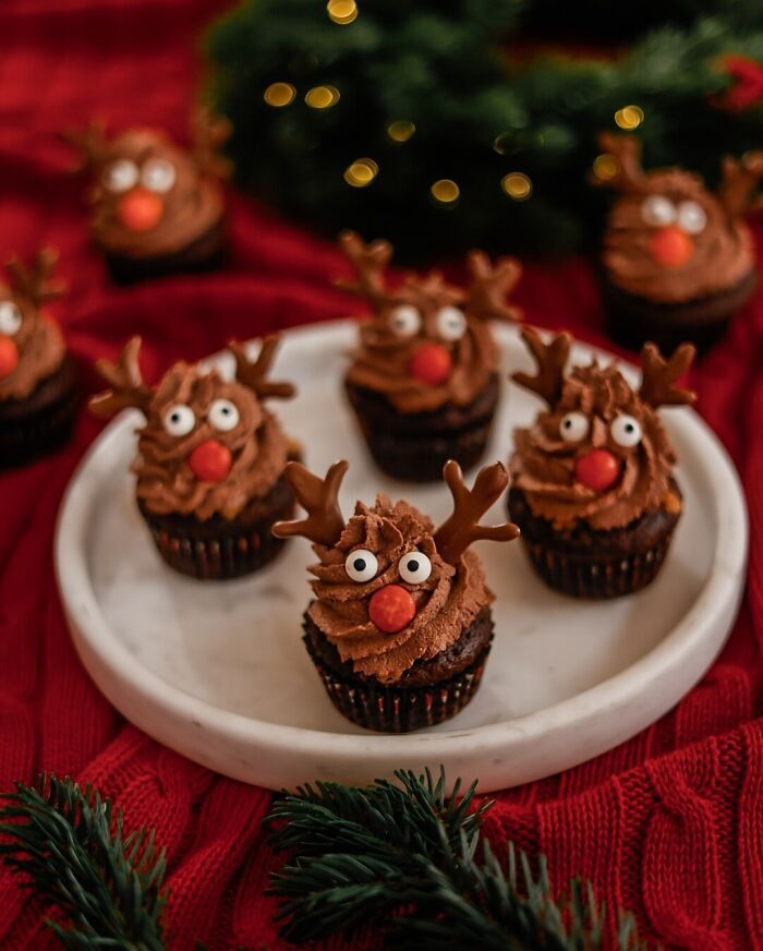 Il pleut pour les fêtes de Noël. Renne en pâte à chocolat