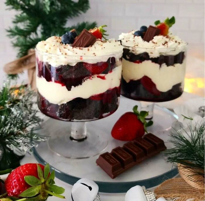 Choc Berry Triffle – Cette recette évoque Noël et est à conserver pour la collection.